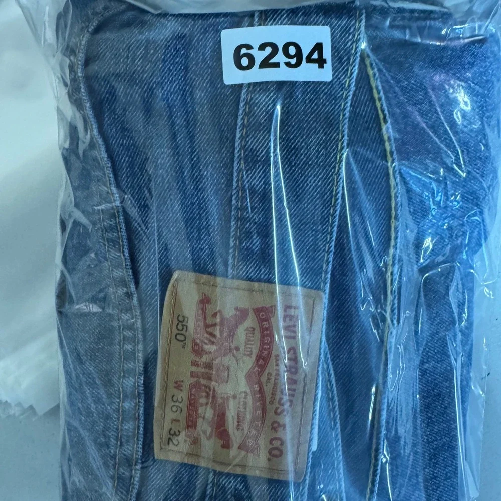 Levi's 550 Mens Blue Relaxed Fit Straight Leg Jeans Y2K Distressed Denim‎ 36x32